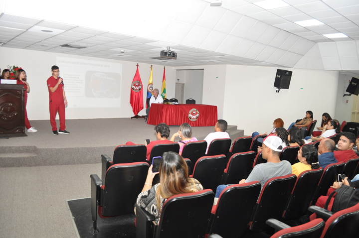 CON LA PRESENTACIONES DE ESTUDIANTES Y DOCENTES DEL PROGRAMA DE ...